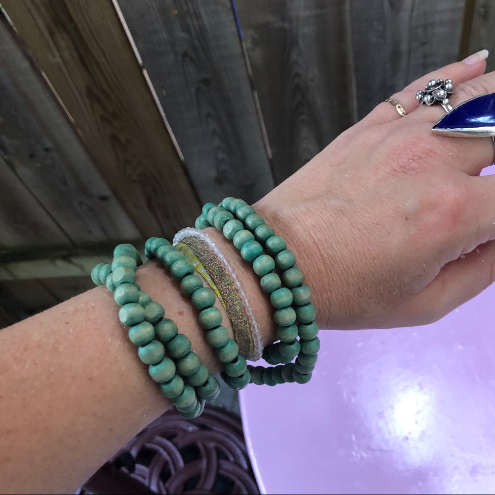 Set of 2 Wooden Necklaces